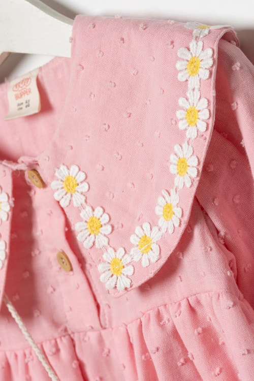 Kız Çocuk Pamuklu Pembe Papatya Nakışlı Elbise - Çantalı