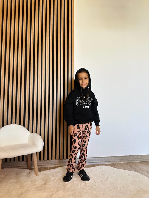 Kız Çocuk Pamuklu Siyah Kapüşonlu Sweatshirt Leopar Desenli Pantolon Takım