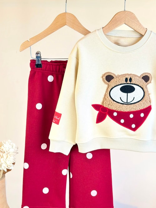 Çocuk Ayıcık Nakışlı Ekru Sweatshirt ve Kırmızı Puantiyeli Eşofman Takımı