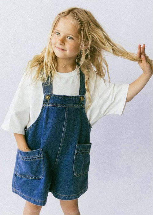 Kız Çocuk Oversize Tişört ve Denim Salopet Şort Takım