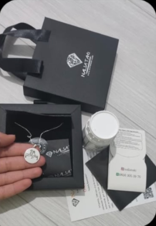 Nalia Takı paketi: kutu, çanta, temizleme seti ve kişiye özel kolye