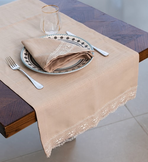 Çiçek Dantelli Runner