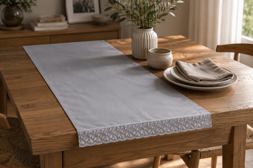 Lale Fransız Dantelli Kumaş Runner