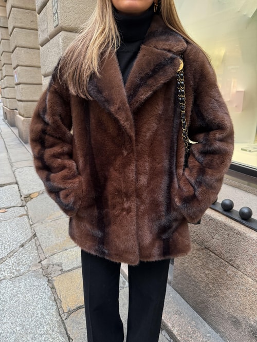 Amorf Siyah Şeritli Suni Kürk