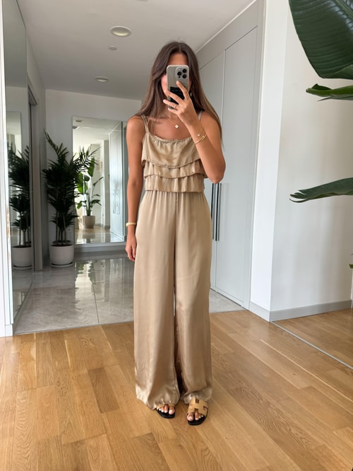 Askılı Kat Kat Detaylı Saten Tulum