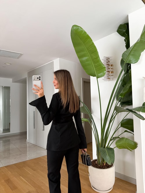 Belden Oturmalı Düğmeli Gömlek - Siyah