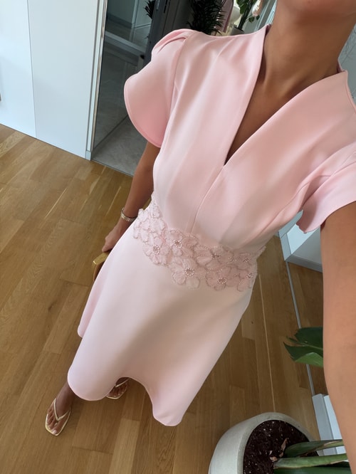Beli Aplikeli Omuz Detaylı Elbise - Pembe