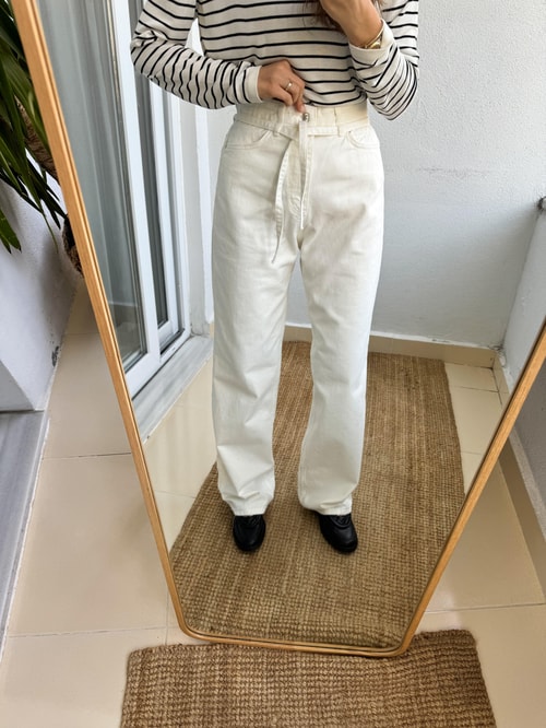Beyaz Beli İp Detaylı Jean