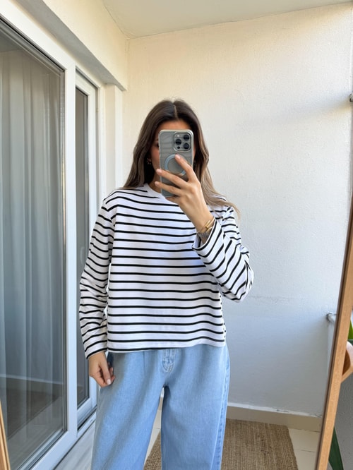 Beyaz Çizgili Vatkalı Basic Bluz