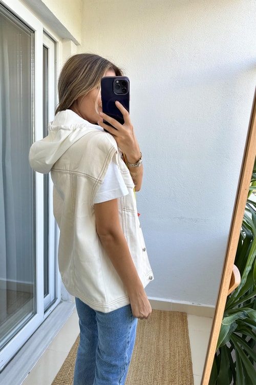 Çıkarılabilir Kapüşonlu Gabardin Yelek-Ekru