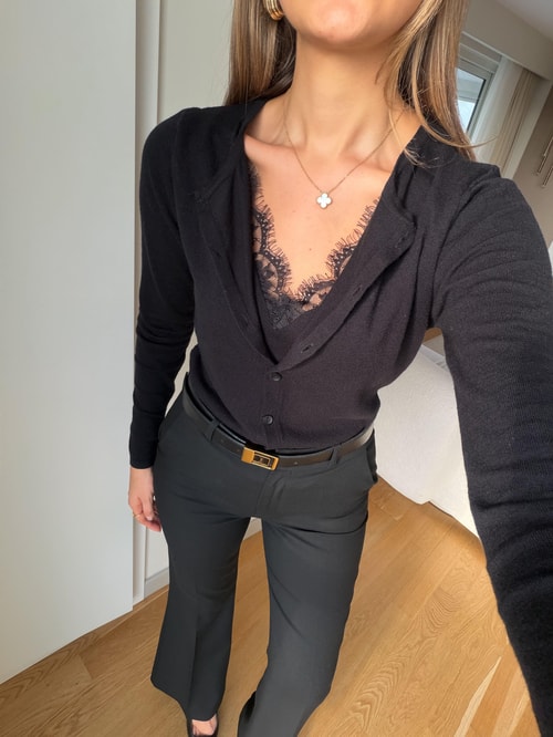 Dantel Detaylı Düğmeli Hırka 