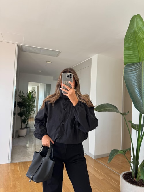 Dik Yaka Altı Lastikli Ceket - Siyah