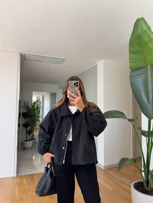 Dik Yaka Altı Lastikli Ceket - Siyah