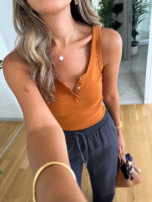 Dilvin Yakası Düğmeli Atlet - Kiremit