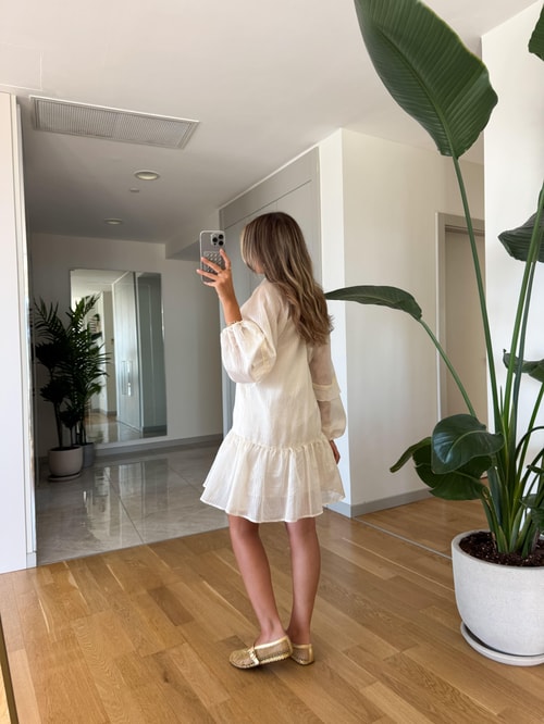 Ekru Fırfır Detaylı Elbise