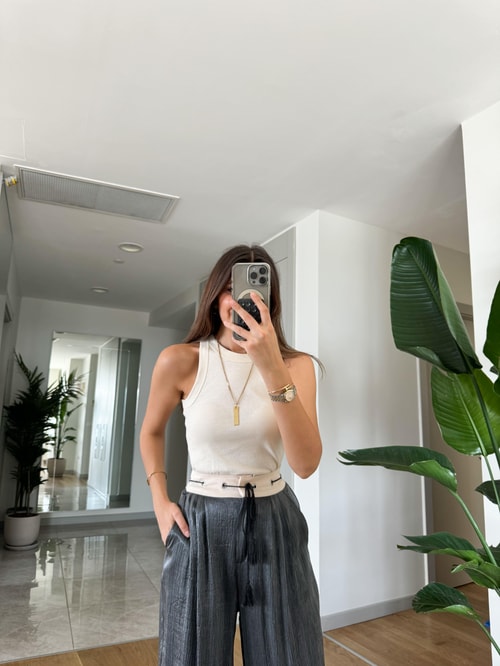 Ekru Halter Yaka Atlet