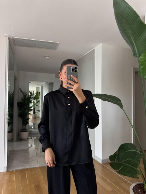 Gold Düğmeli Saten Gömlek- Siyah