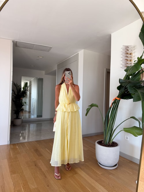 Halter Yaka Gold Broşlu Elbise - Sarı