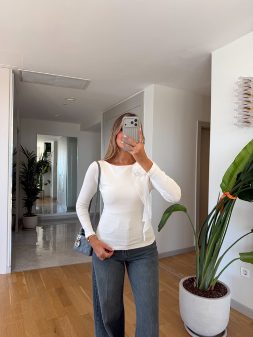 Kayık Yaka Gül Detaylı Body - Ekru