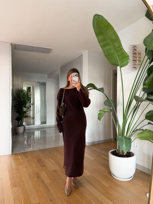 Kayık Yaka Yırtmaçlı Triko Elbise - Kahve