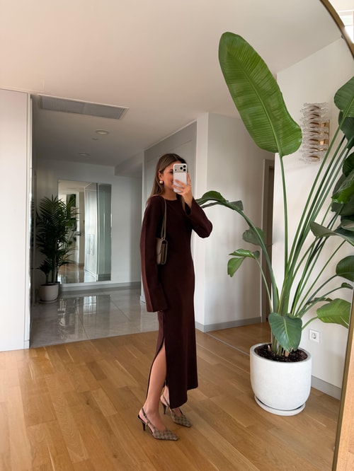 Kayık Yaka Yırtmaçlı Triko Elbise - Kahve