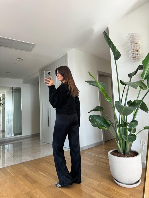 Kelly Beli Lastikli Saten Pantolon-Siyah