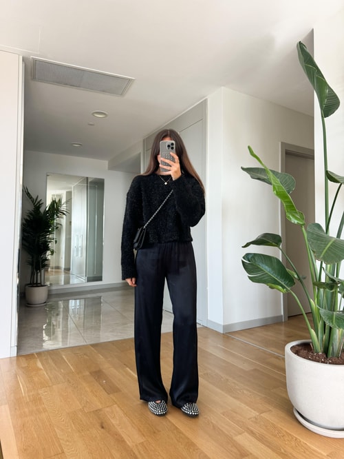 Kelly Beli Lastikli Saten Pantolon-Siyah