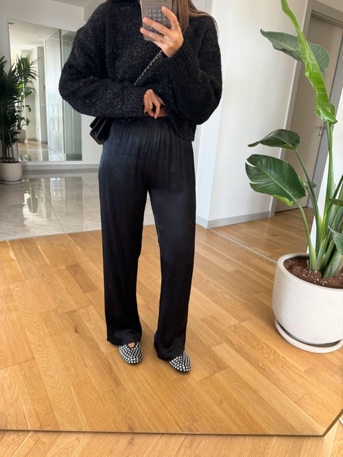 Kelly Beli Lastikli Saten Pantolon-Siyah