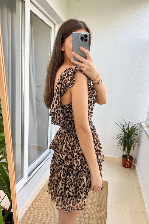 Leopar Kolları Detaylı Kısa Şifon Elbise