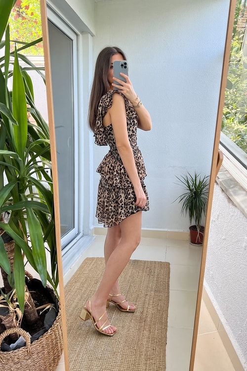 Leopar Kolları Detaylı Kısa Şifon Elbise