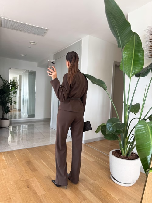 Lisa Gold Düğmeli Kemerli Ceket Pantolon Takım- Kahve
