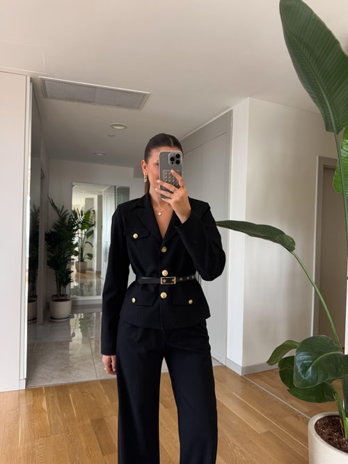 Lisa Gold Düğmeli Kemerli Ceket Pantolon Takım- Siyah