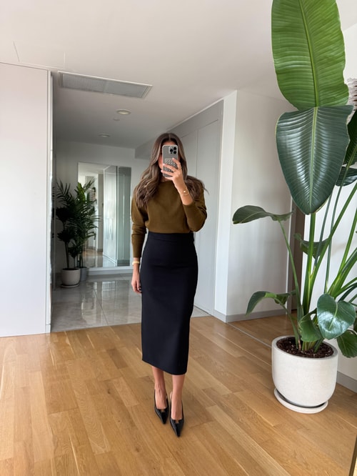 Lora Arka Yırtmaçlı Kalem Etek - Siyah