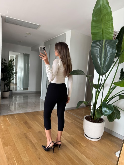 Önden Dikişli Kapri Tayt -Siyah