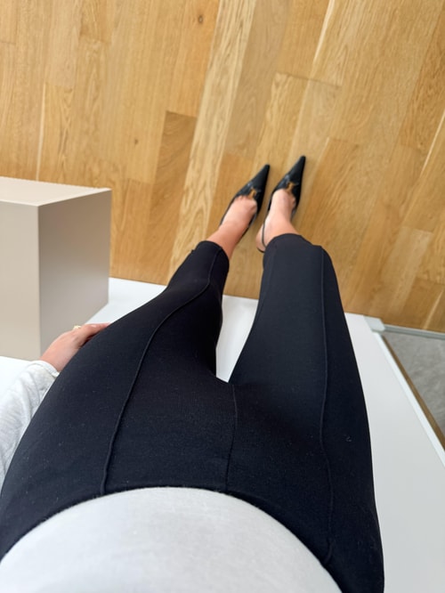 Önden Dikişli Kapri Tayt -Siyah