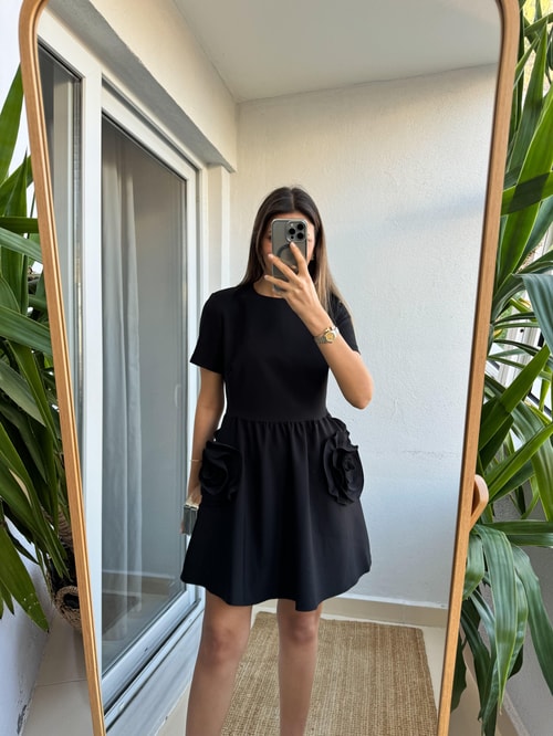 Premium Büyük Gül Detaylı Krep Elbise-Siyah