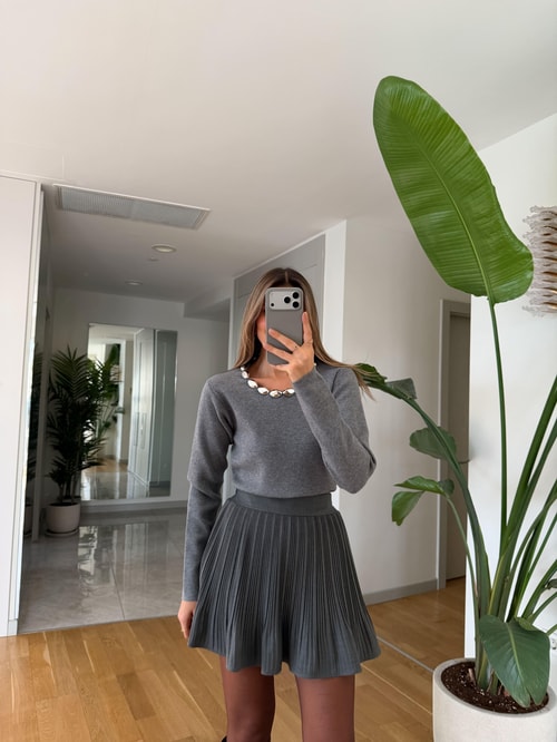 Quinn Yakası Boncuklu Triko Kazak - Gri