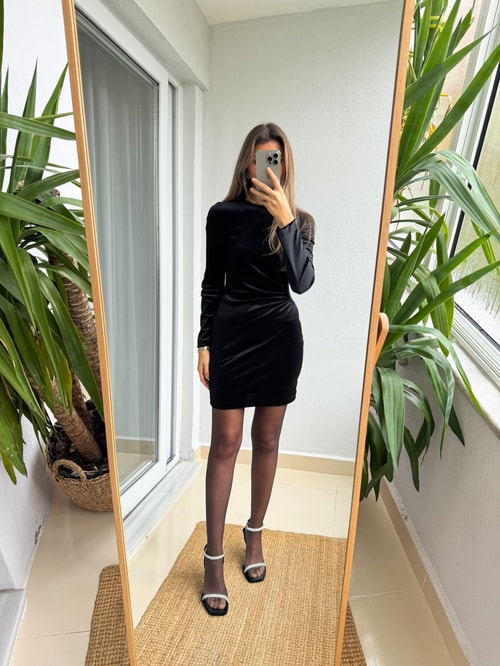 Siyah Kadife Bel Detaylı Mini Elbise