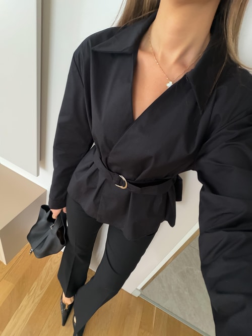 Siyah Kemerli Vatkalı Gömlek