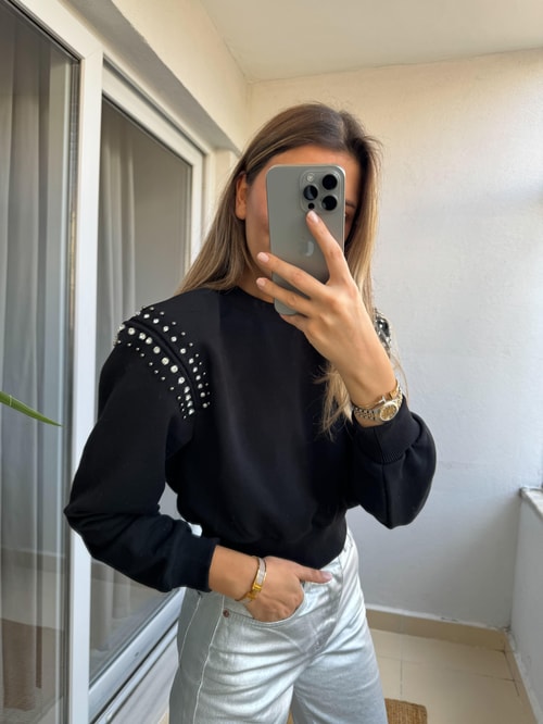 Siyah Vatkalı Taş Detaylı Sweat
