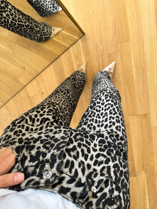 Siyah Vizon Leopar Desenli Jean