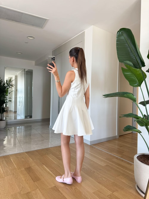 Sofia Belden Oturmalı Volanlı Elbise Beyaz
