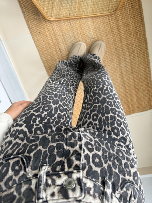 Soluk Efektli Leopar Desenli Straight Jean