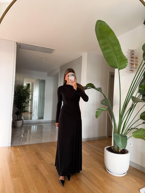 Vatkalı Beli Drape Detaylı Elbise - Siyah