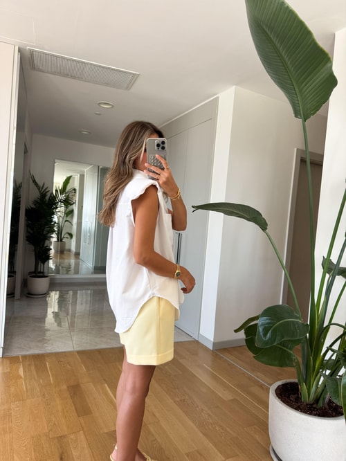 Vatkalı Kolsuz Gömlek - Beyaz