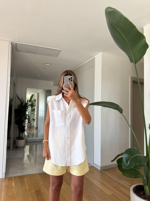 Vatkalı Kolsuz Gömlek - Beyaz