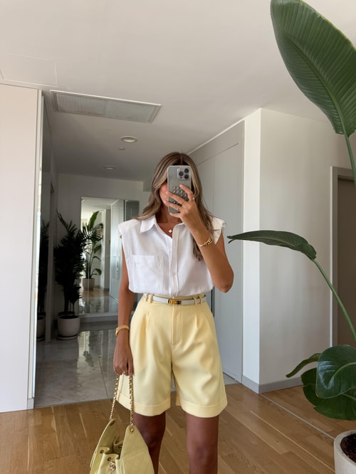 Vatkalı Kolsuz Gömlek - Beyaz