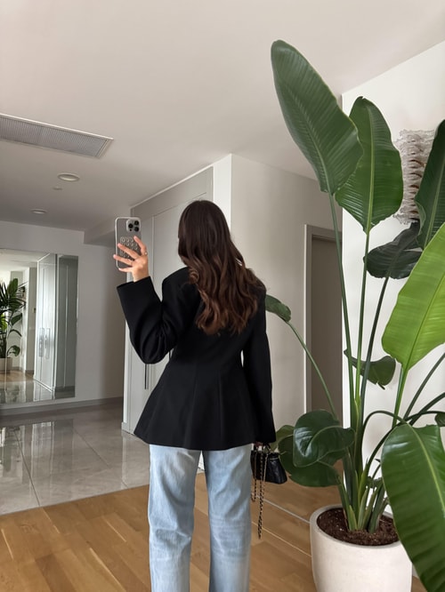 Vatkalı Tek Düğmeli Belden Oturan Blazer - Siyah