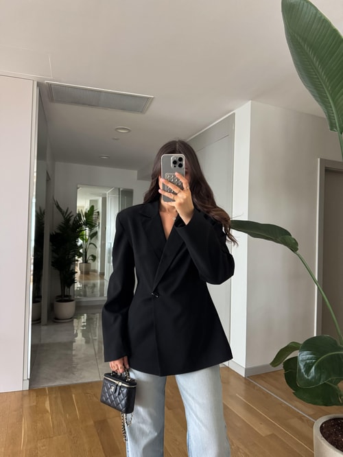 Vatkalı Tek Düğmeli Belden Oturan Blazer - Siyah