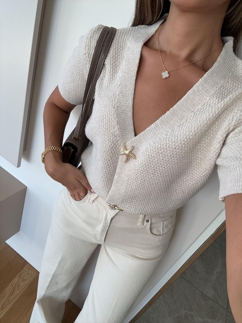 Yıldız Düğmeli Ekru Hırka